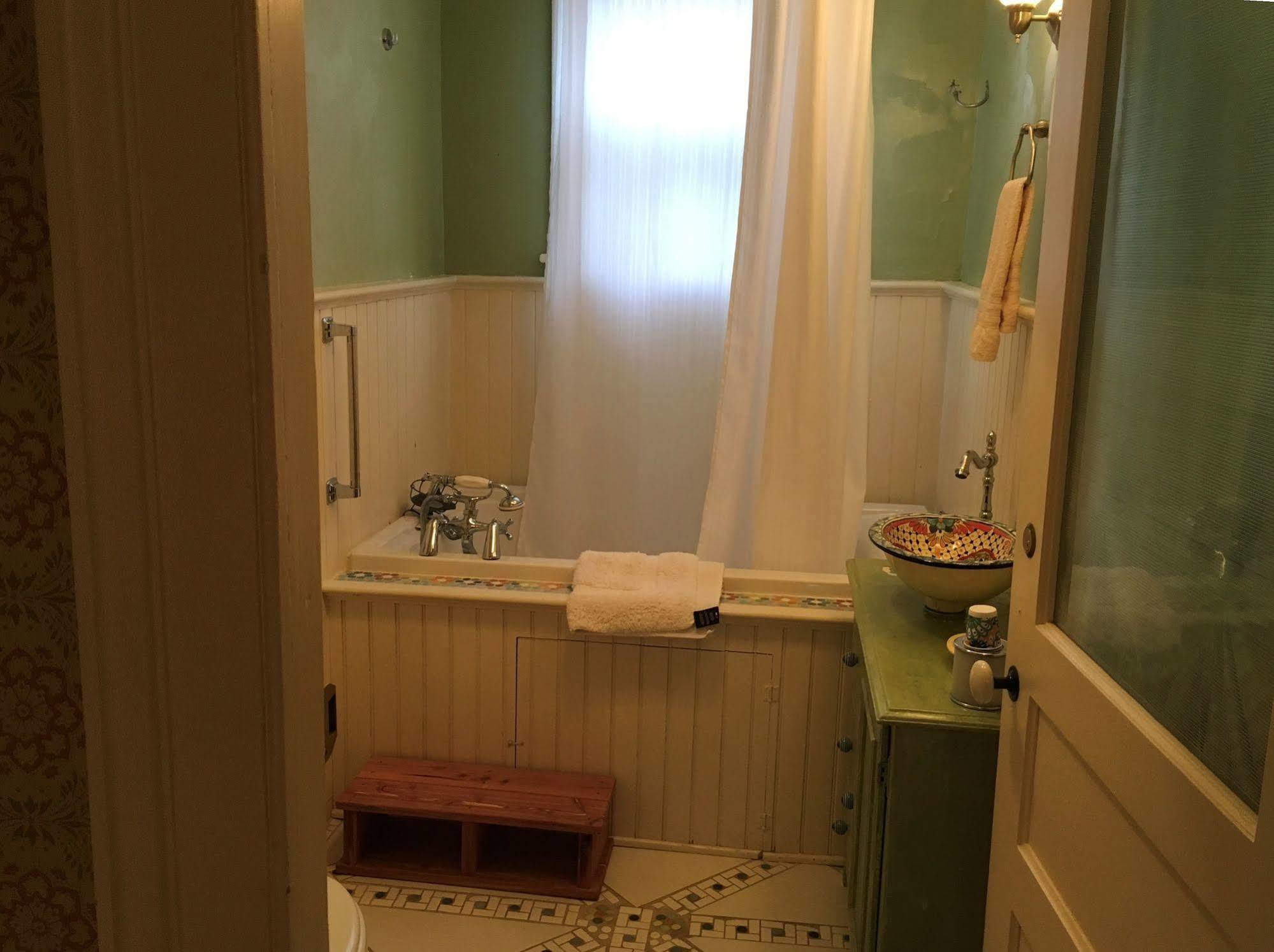 Dreamhouse Country Inn Bristol 외부 사진